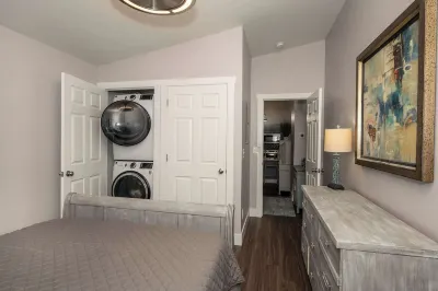 Heart of Mainstrasse Apt 2 Hotels in 
