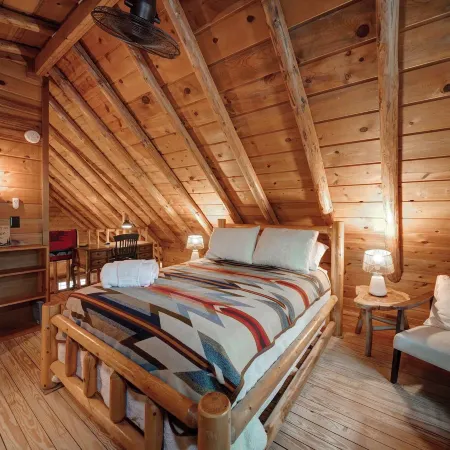 The Guest House Historic Cabin in Big Canoe