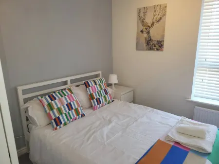 Home Like Yours In Grays, Essex Отели в г. South Ockendon