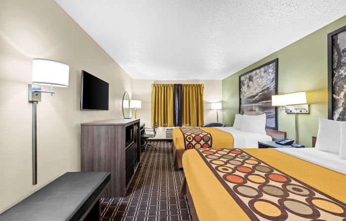 Super 8 by Wyndham Watertown WI