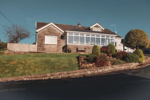Pinewood B&B - parking