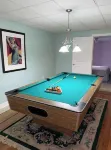 Lakefront 9 bedroom house sleeps 21+ - 4-Star