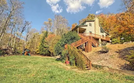 North GA Mountain Paradise Natural Swimming Pool and Stream