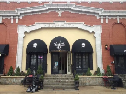 DOWNTOWN, 5 STARs, 65" TV, 4 BR / 3 baths EN-suite, UPDATED, walkable, BOOK NOW Отели рядом с Международный аэропорт Канзас-Сити