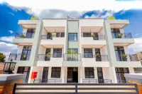 Bright Hotel and apartement Hotels near Centre Marembo