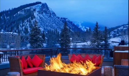 Luxury Westin Resort and Spa Ski-in/out, sleeps 8, Mountain Views