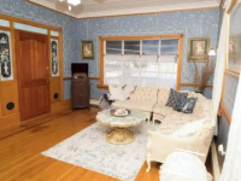 Victorian Beachside Apartment Hotels in Beach Haven