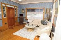 Victorian Beachside Apartment