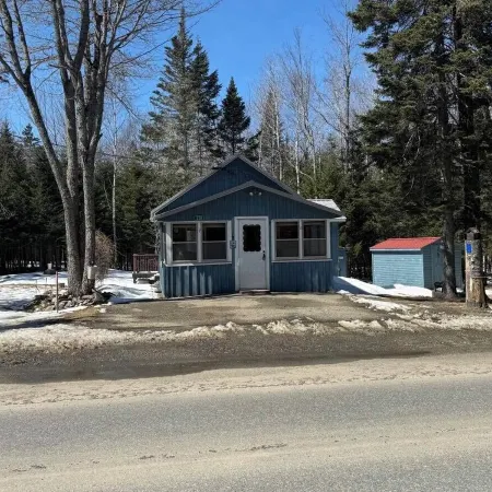 Loon Camp. Отели в г. Рейнджели