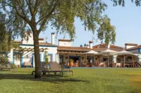 Sepia Room Hotels in Moura