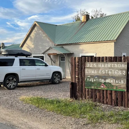 Montana House: 2 bedroom, 1 loft, 1 BR historic railroad house in Lima, Montana
