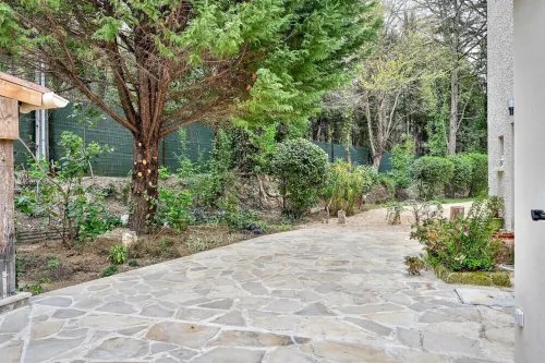 Villa Les Cerisiers : 70's decor, parking, Clim Hotels in Les Angles