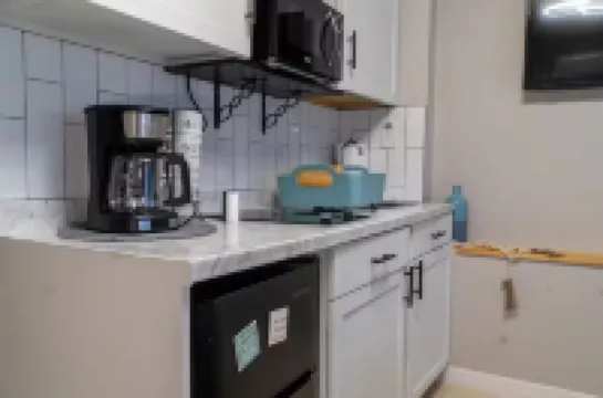 Perfect Location! All include Tampa Private Suite Hotels in Palm River-Clair Mel