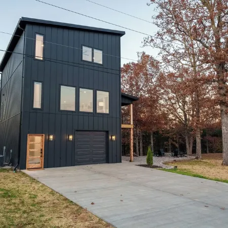 Refuge Ridge - A Modern 3-bedroom Cabin overlooking beautiful Norfork Lake