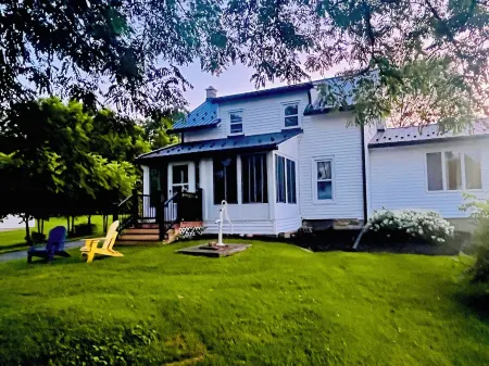 NEW!  Lakefront Farmhouse in the heart of the Finger Lakes Wine Trail