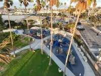 Oceanfront 2 Bed 2 Bath, 2 Parking Spots, Lovely View