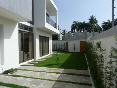 Escape to Luxury and Wellness: Vacation Home 1 km from the Sea