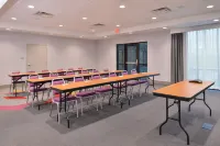 Hampton Inn & Suites Ames - 2-Star