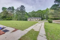 Cozy Tuskegee Home - 20 Mi to Auburn University! - 3-Star
