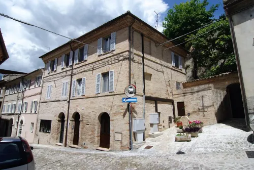 Apartment in Fermo Accommodation "La Fonte" located in the historical center