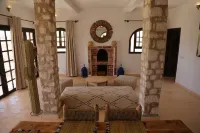 Havre de Paix à Essaouira : Villa de Luxe Avec Piscine et Jardin