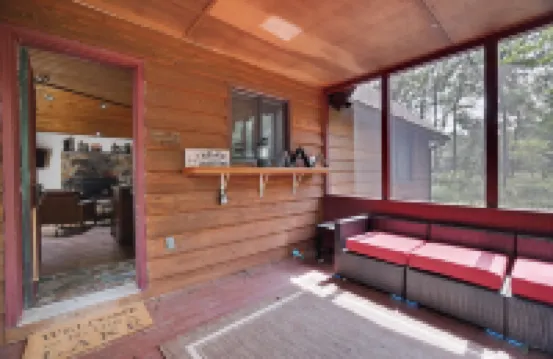 Welcome to The Chalet Getaway in the Hideout!