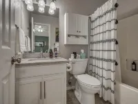 Peppertree Retreat only 3 miles toOU Book your OU event stay now!