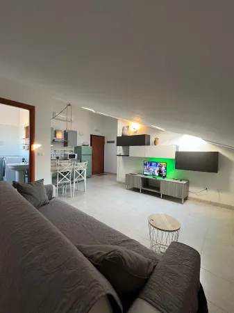 Apartment located a few minutes' drive from downtown, harbor and southern waterfront