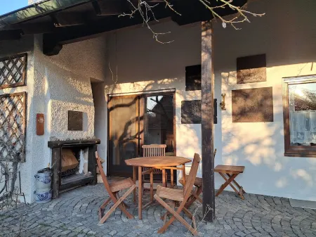 Vacation apartment in idyllic Matting on the Danube. Отели в г. Пентлинг