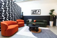 Heart of DTSA 2 bed apartment with AC and 65inch Roku tv