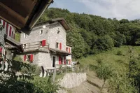 Completely renovated old farmhouse in the heart of the Dolomites. فنادق في Borgo Valbelluna