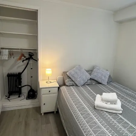 Modern&Cozy 1 Bedroom Suite - Private Entrance - 10 mins to Downtown Vancouver