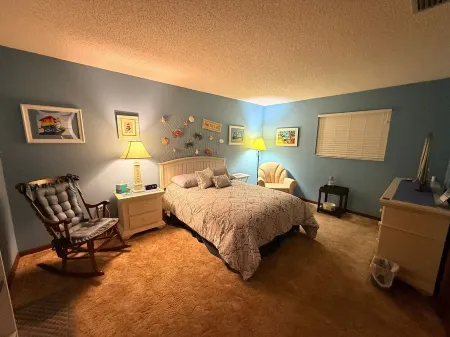 3-bedroom house in charming Fruitland Park with WiFi, AC. Start relaxing Отели в г. Фрутленд Парк