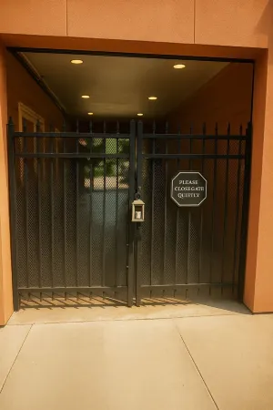 Callin' Baton Rouge-Right beside LSU, steps from the PMAC and Tiger Stadium!