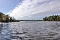 Lakefront Cabin w/Pontoon available! Hotel a Chetek