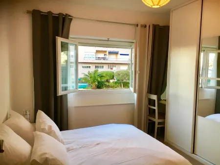 Charming 2-room apartment 50 metres from the sea