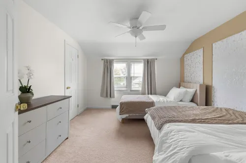 Luxe Aura Residence in Buffalo, Game Room, Safe Neighborhood, Centrally Located