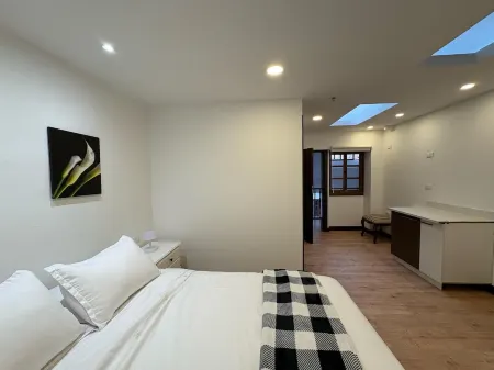 House with 5-bedroom 5 bathrooms  in charming Colonial Cuenca Center - Casa 621