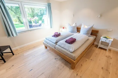 Oystercatcher vacation apartment with garden, terrace and beach chair