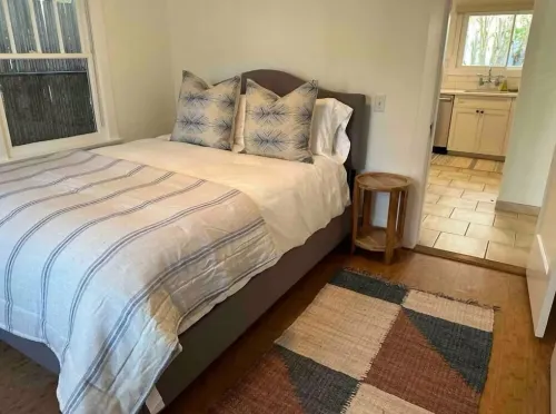 2 West Beach Cottages, 1 Block to Beach & Downtown, Harbor & Funk Zone