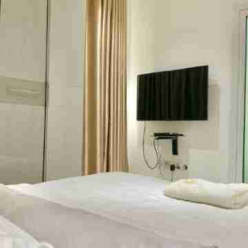 Holiday Suite w/free Wi-Fi for honeymoon, families and friends and office work Rooms