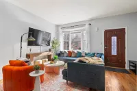 New!3Bed 3Full Bath/Sleeps 12/15 Mins to NYC/Near T station,buses and Parks - 4성급