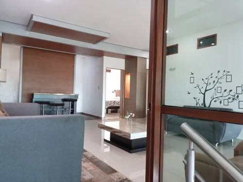 Casa Grande Vacacional Alberca. Cochera Privada