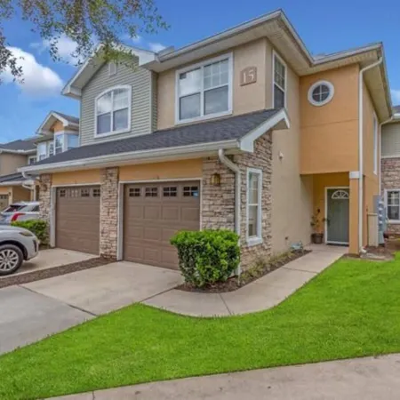 3 Bedrooms Condos at Cottages Oakleaf