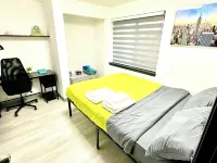 Charming 3- bedroom house with WiFi and AC in delightful Vancouver Hotels in Five Corners