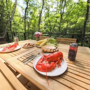 Luxe Cozy Spa Cabin w/ Hot Tub, Sauna, Fireplace, 10 Mins to Sunday River