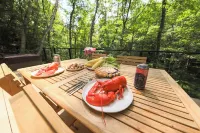 Luxe Cozy Spa Cabin w/ Hot Tub, Sauna, Fireplace, 10 Mins to Sunday River