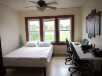 Warm And Cozy 2BR Upper  - Near Brewers and Statefair Hotels in West Allis