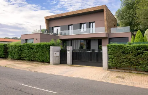 Detached House with Landscape Views and Charm in the Heart of the Basque Country