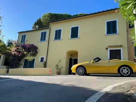 La Villa Gialla, 5 min. from the beach, for 5-6 pers. Beautiful and quiet location.